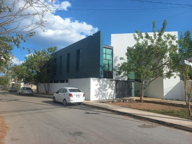 Renta de oficina de dos plantas, aires acondicionados en Vista Alegre