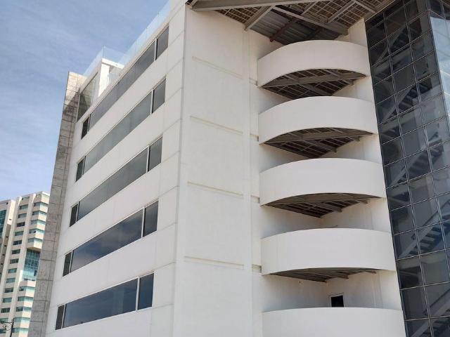 Renta de Oficinas en Milenio III de 275 m2, GRAN UBICACI?N !