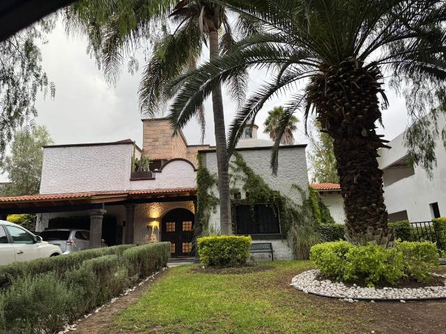 Renta de Residencia Campirana de Lujo en Club de Golf Balvanera, Querétaro