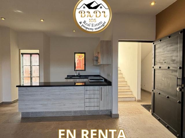 RENTA depa sin muebles y terraza privada con jard?n y patio ingles