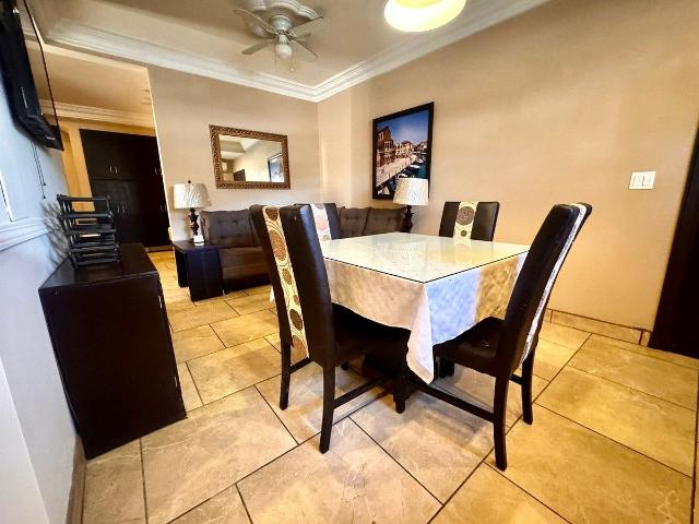 Renta Departamento Café en Zona VIP con Aire Acondicionado