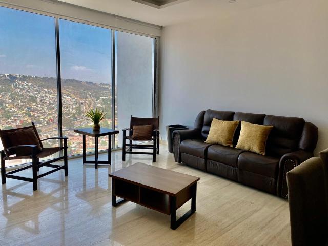 RENTA DEPARTAMENTO AMUEBLADO EN MILENIO III, QUERETARO