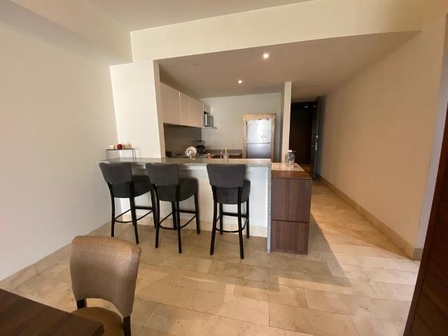 Renta departamento amueblado en Miyana, Torre Monarca