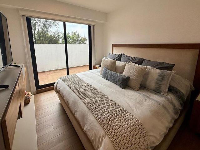 Renta departamento Av Toluca con amplia terraza