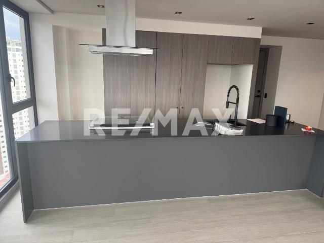 Renta Departamento con balcón en Blvd. Palmas Hills, Valle de las Palmas, Huixquiluca, Edo. Méx