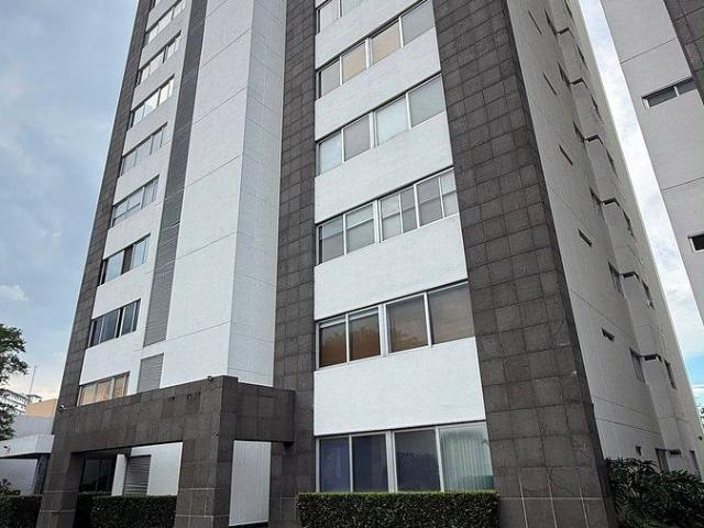 RENTA EN LOMAS ALTAS, TORRE LIVORNO DEPARTAMENTO AMUEBLADO