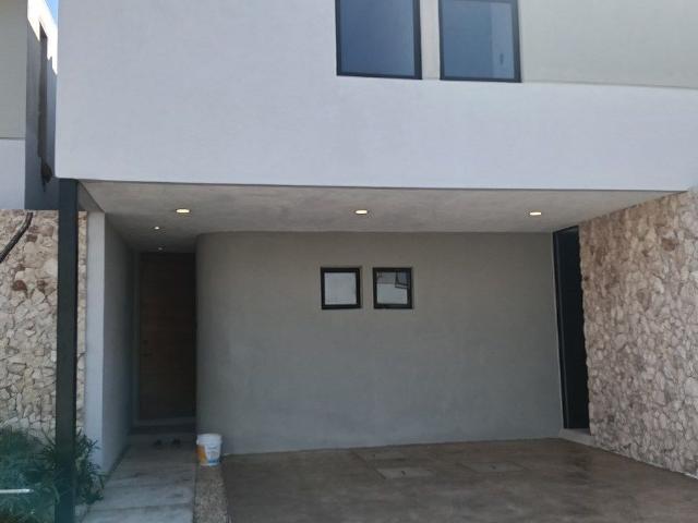 RENTA: Estrena está hermosa casa en conkal