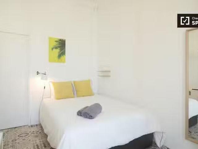 ¡Renta! Habitación amueblada en piso compartido en Gràcia, Bar.