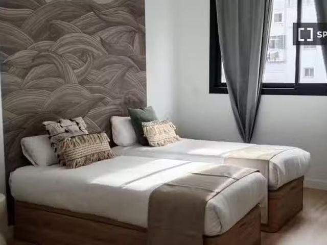 Acogedor Habitación de lujo con cama doble en coliving moderno