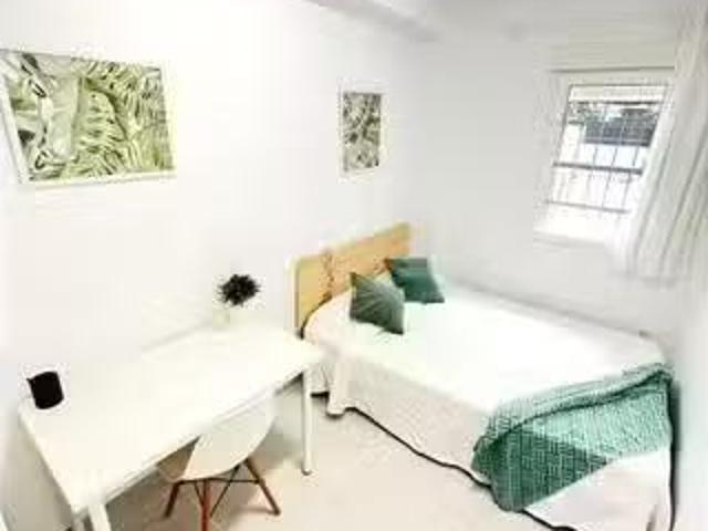 Barato Habitación de lujo cerca del centro de la ciudad en un.