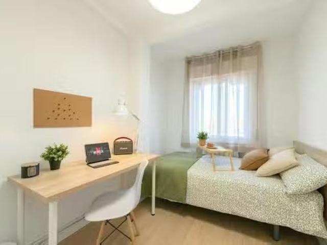 Bonito Habitación en Avenida de las Ciudades