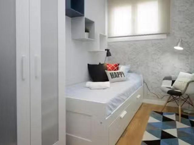 ¡Oferta! Habitación en Avinguda de la Riera de Cassoles, Vila.