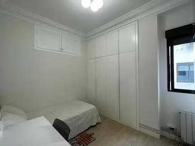 Acogedor Habitación en Avinguda de l'Oest, El Mercat