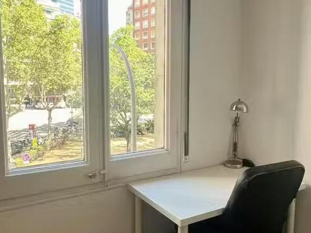 Único Habitación en Avinguda de Sarrià, La Nova Esquerra de l'.