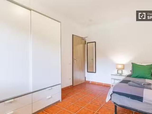 Nuevo Habitación en alquiler en casa de 25 habitaciones en Bel.