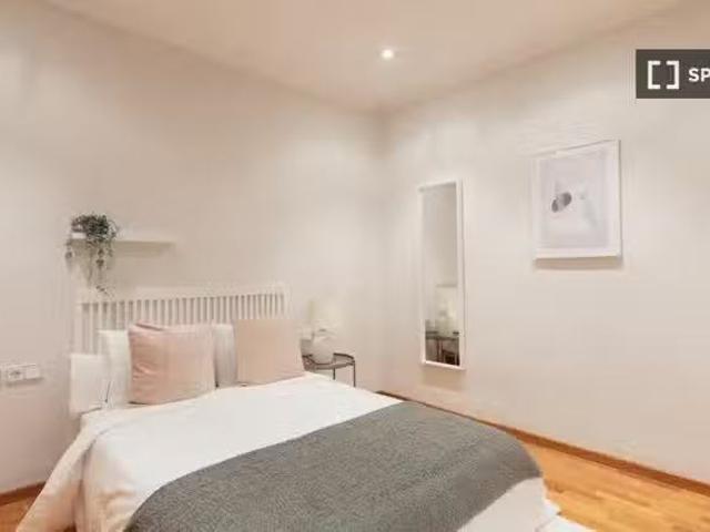 ¡Oferta! Habitación en apartamento de 5 habitaciones, Arrancap.