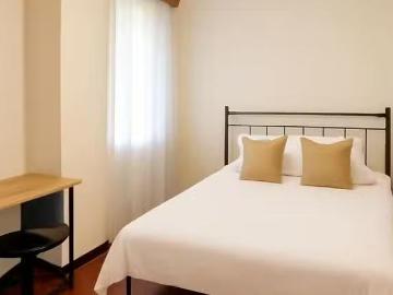 Casa en alquiler en Plaza del Triunfo, Sevilla