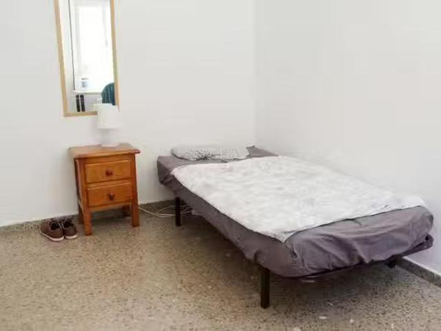 ¡Renta! Habitación en Calle Atanasio Barrón