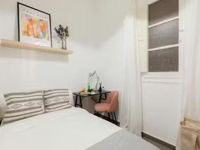 ¡Recién llegado! Habitación en Calle Cuenca, Arrancapins