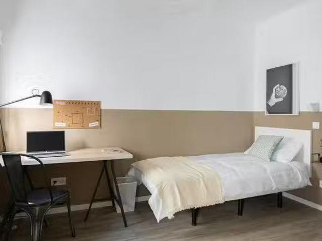 ¡Recién llegado! Habitación en Calle Daoíz