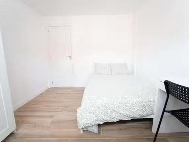 Bonito Habitación en Calle de Manuel Maroto