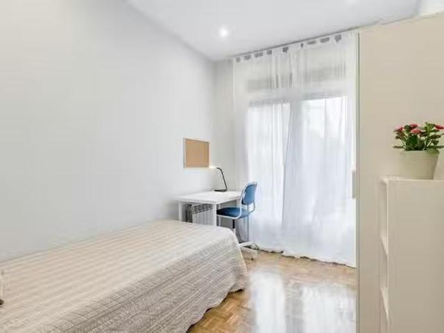Acogedor Habitación en Calle de Andrés Mellado, Gaztambide