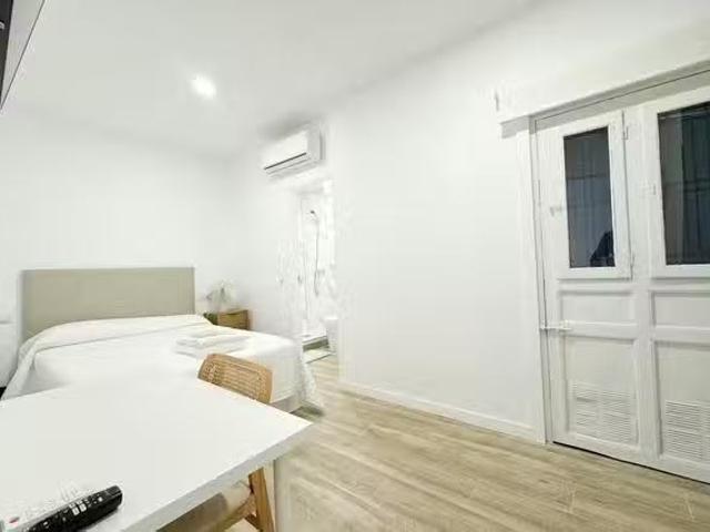 ¡Recién llegado! Habitación en Calle de Bailén, Centro