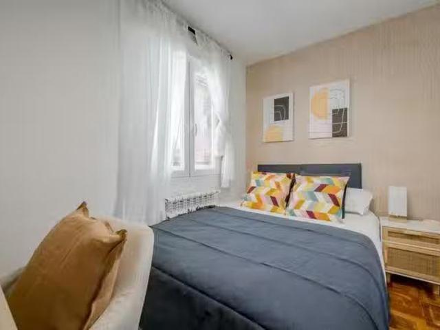 Encantador Habitación en Calle de Fuendetodos, Latina
