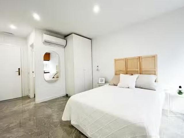 ¡Renta! Habitación en Calle de Jacometrezo, Centro