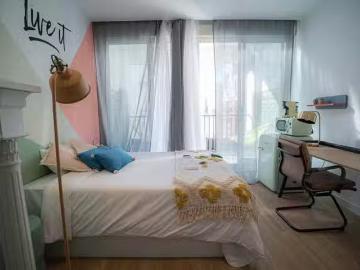 Encantador Habitación en Calle de Luchana