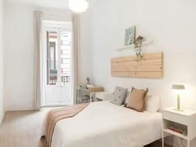 Encantador Habitación en Calle de la Flor Alta, Centro