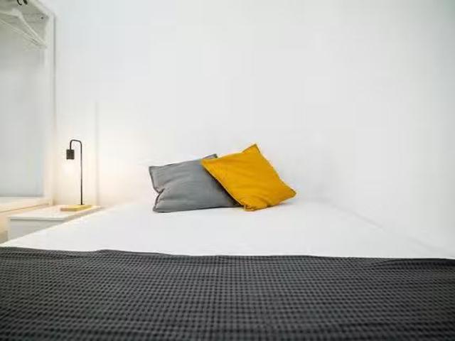 ¡En alquiler! Habitación en Calle de los Caños del Peral, Pala.