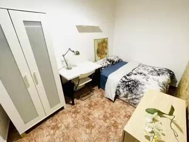 ¡Renta! Habitación en Calle de Toledo