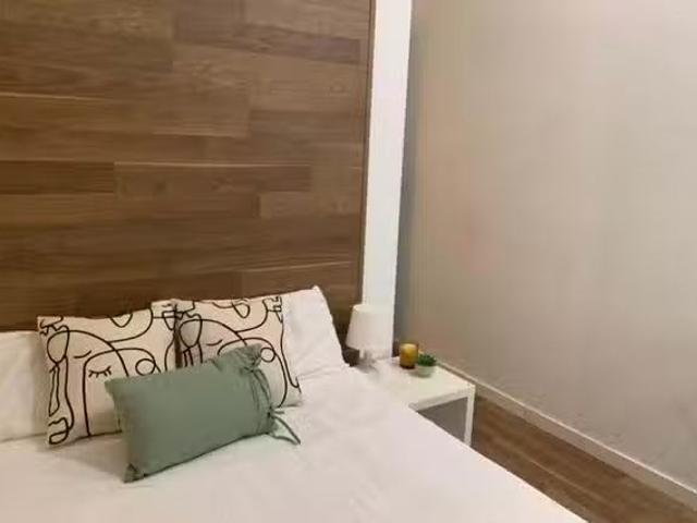 Encantador Habitación en Calle de Valencia