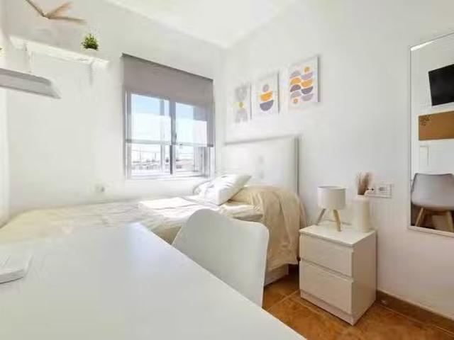 Encantador Habitación en Calle de Vélez Málaga