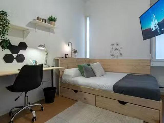 Bonito Habitación en Calle Hilarión Eslava, Gaztambide