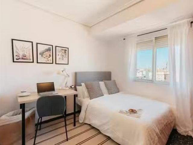 Único Habitación en Calle Juan de Juanes