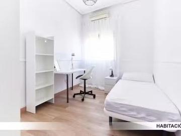 Bonito Habitación en Calle Juan de Ledesma, El Cerro