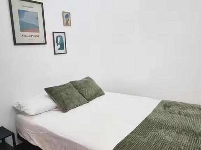Bonito Habitación en Calle Segura, Mercado