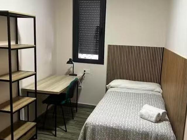 ¡Oferta! Habitación en Calle Tarifa