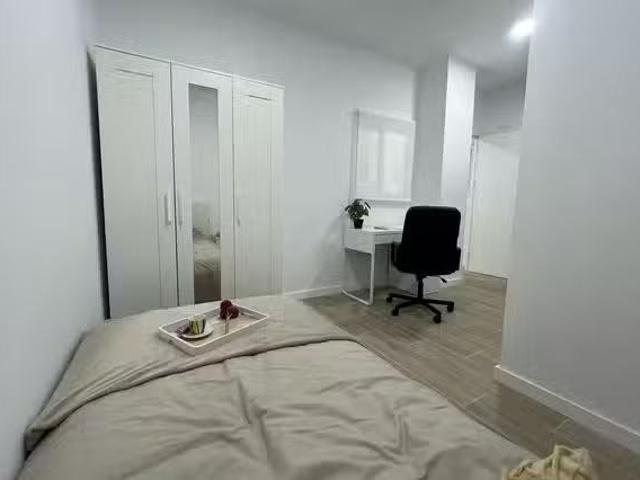 Único Habitación en Carrer Balmes