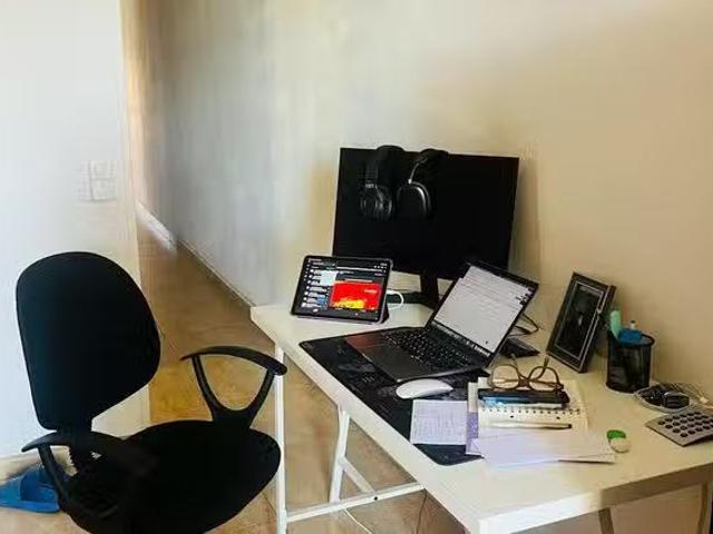 ¡Recién llegado! Habitación en Carrer Bergnes de las Casas, Ho.