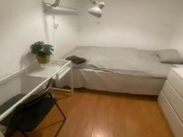 Único Habitación en Carrer d'Aribau, l'Antiga Esquerra de l'Ei.