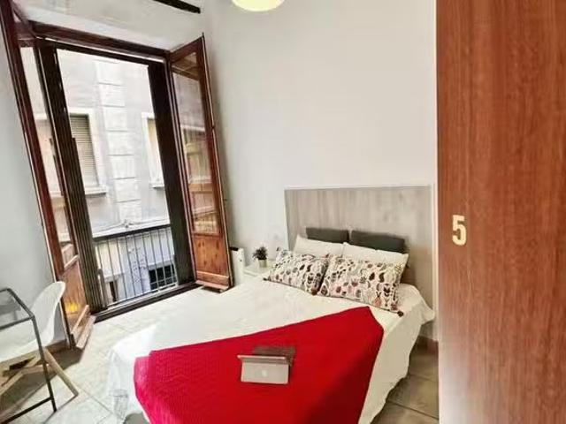 Único Habitación en Carrer d'Avinyó, El Gòtic
