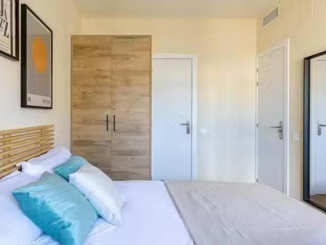 Nuevo Habitación en Carrer de Còrsega