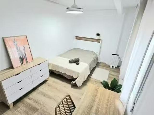 ¡Renta! Habitación en Carrer de Joan Mercader, Poblados Maríti.