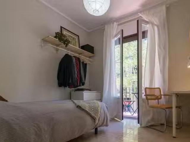Bonito Habitación en Carrer de la Indústria, Eixample