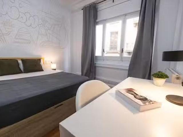 Bonito Habitación en Carrer de les Jonqueres