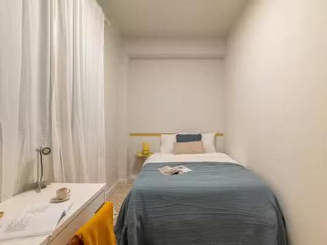 Encantador Habitación en Carrer de Numància, Les Corts
