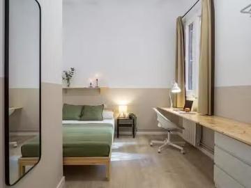 Bonito Habitación en Carrer de Pons i Gallarza, 3